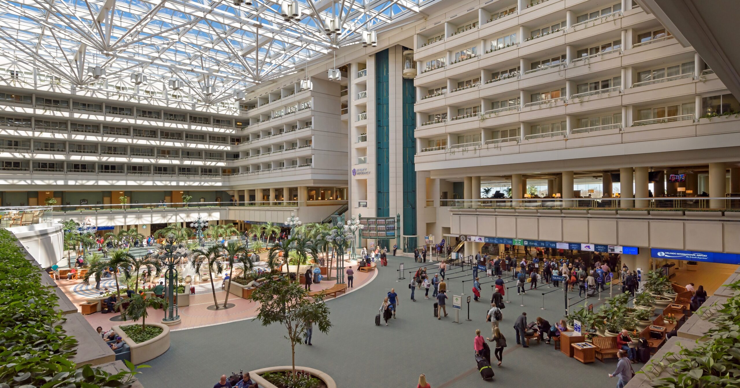 Read more about the article Making Orlando Airport Travel Hassle-Free with High-End Car Rentals