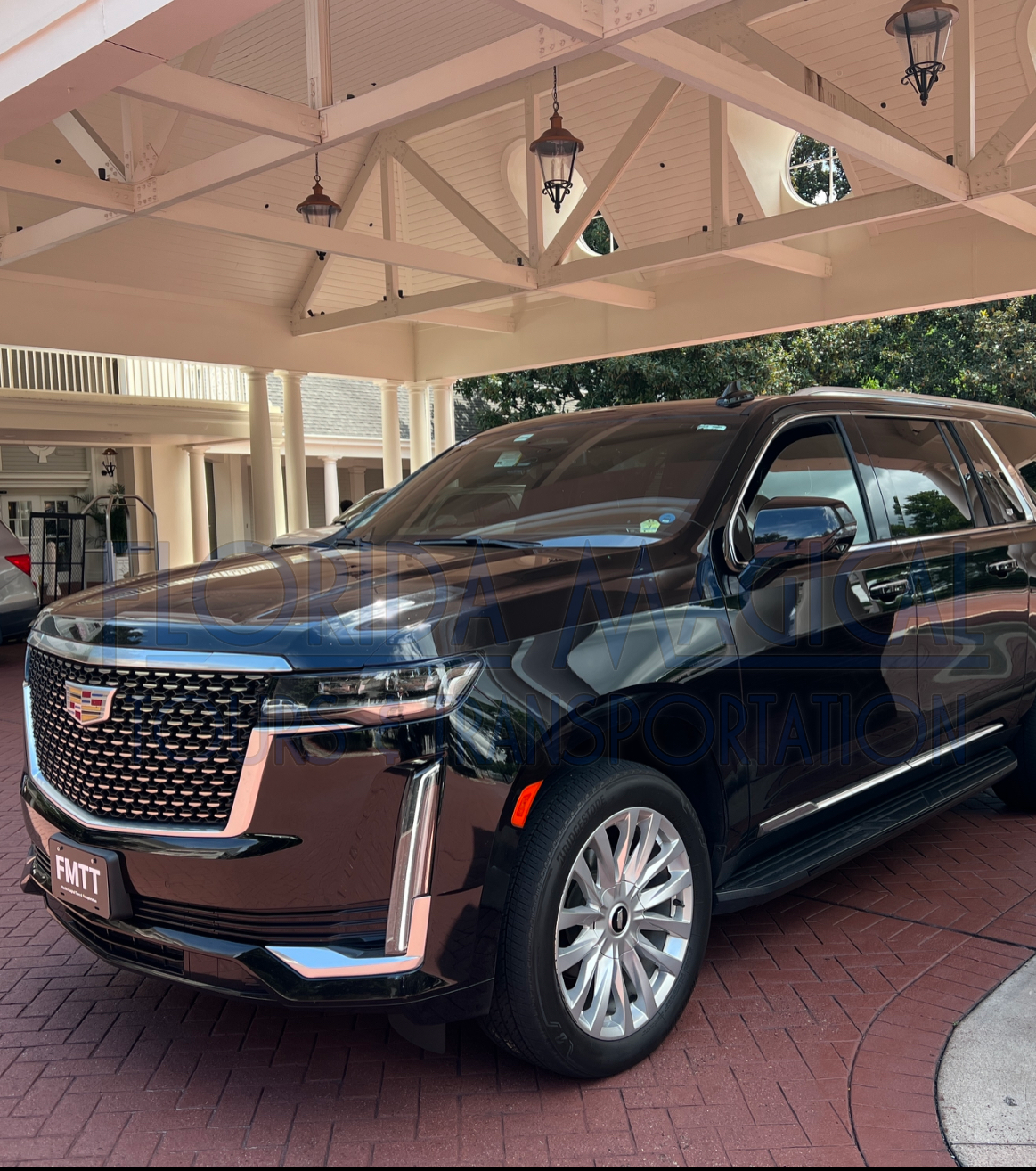 Luxury SUV for Orlando airport transportation